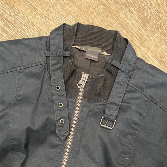 🚚 Armani Exchange Women’s Lightweight Jacket - Picture 2 of 3